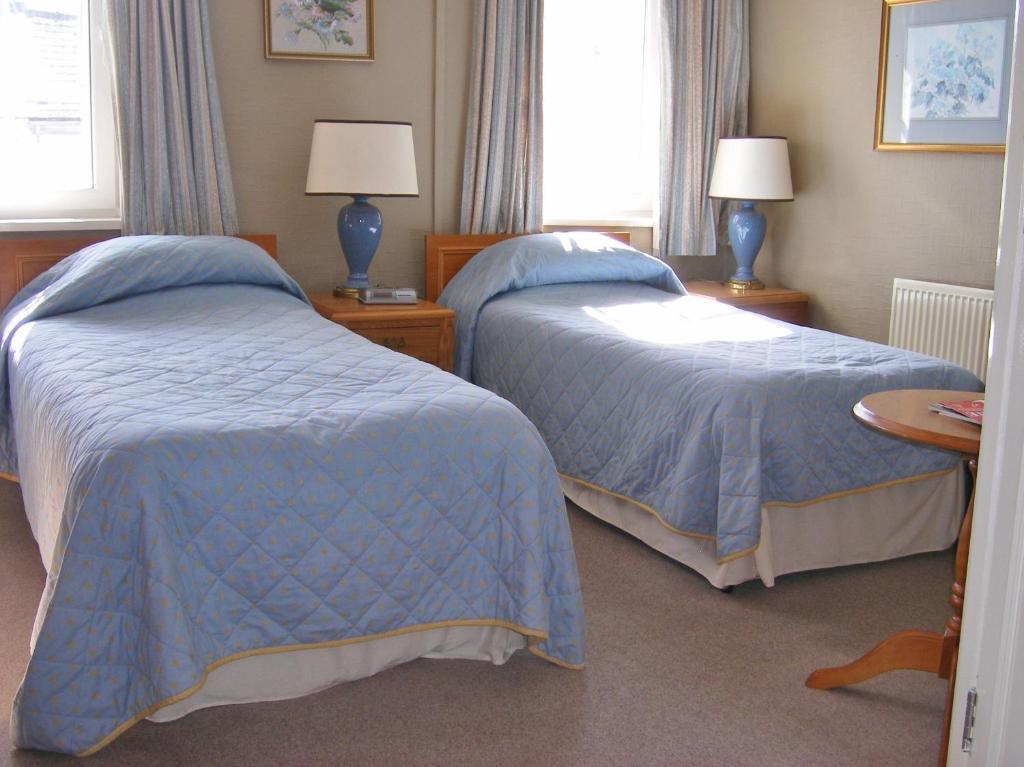 The Kings Head Hotel Абергавенни Номер фото